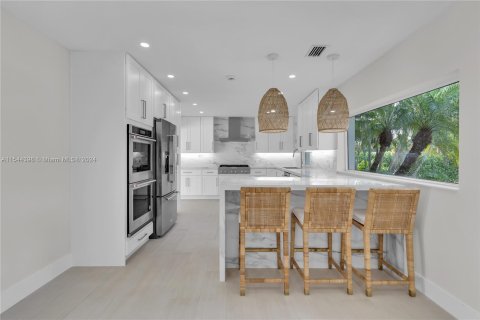 Villa ou maison à vendre à Miami Shores, Floride: 4 chambres, 262.26 m2 № 1046868 - photo 8