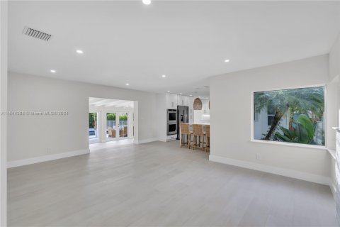 Casa en venta en Miami Shores, Florida, 4 dormitorios, 262.26 m2 № 1046868 - foto 16
