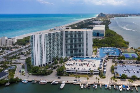 Copropriété à vendre à Sunny Isles Beach, Floride: 2 chambres, 123.65 m2 № 1065045 - photo 17