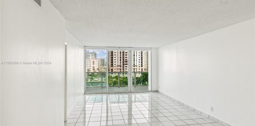 Condo à Sunny Isles Beach, Floride, 2 chambres  № 1065045