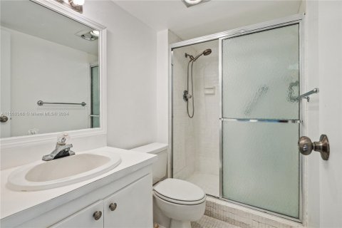 Copropriété à vendre à Sunny Isles Beach, Floride: 2 chambres, 123.65 m2 № 1065045 - photo 13