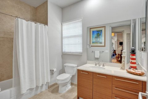 Condo in Lauderdale-by-the-Sea, Florida, 2 bedrooms  № 1044086 - photo 24