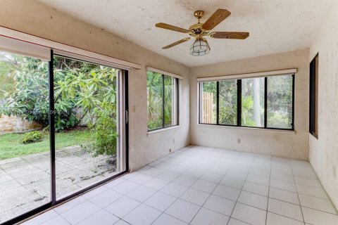 House in Coconut Creek, Florida 3 bedrooms, 160.54 sq.m. № 1232496 - photo 19