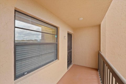 Condo in West Palm Beach, Florida, 2 bedrooms  № 1051097 - photo 7