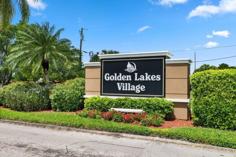 Condo in West Palm Beach, Florida, 2 bedrooms  № 1051097 - photo 1