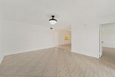 Copropriété à vendre à West Palm Beach, Floride: 2 chambres, 110.83 m2 № 1051097 - photo 19