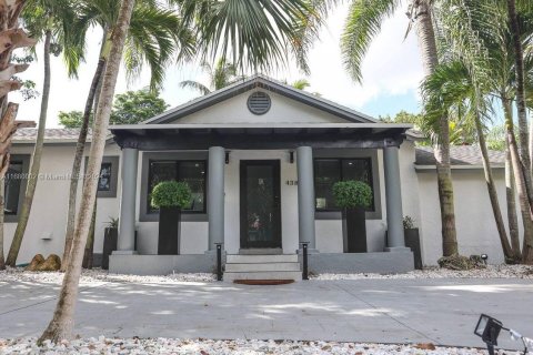 Casa en venta en Miami, Florida, 4 dormitorios, 89.09 m2 № 1409374 - foto 2