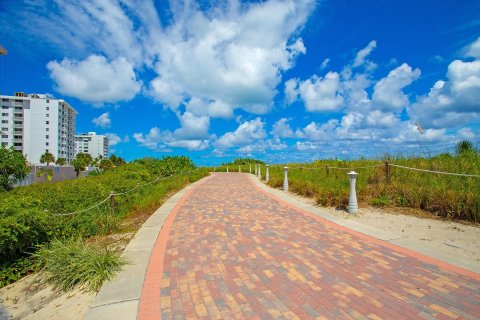 Condo in Miami Beach, Florida, 1 bedroom  № 1057870 - photo 2