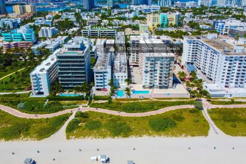 Condo in Miami Beach, Florida, 1 bedroom  № 1057870 - photo 21