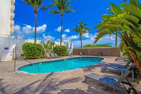 Condo in Miami Beach, Florida, 1 bedroom  № 1057870 - photo 11