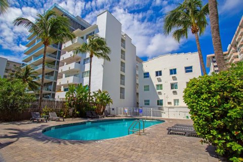 Condo in Miami Beach, Florida, 1 bedroom  № 1057870 - photo 9