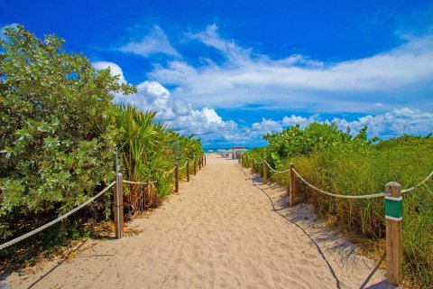 Condo in Miami Beach, Florida, 1 bedroom  № 1057870 - photo 3