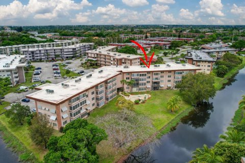 Condo in Lauderdale Lakes, Florida, 1 bedroom  № 1058854 - photo 4