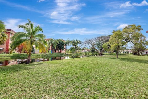 Condo in Lauderdale Lakes, Florida, 1 bedroom  № 1058854 - photo 26