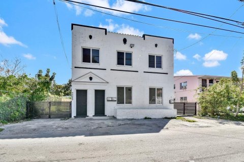 Commercial property in Miami, Florida 223.34 sq.m. № 1071992 - photo 23