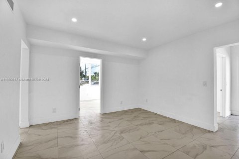 Commercial property in Miami, Florida 223.34 sq.m. № 1071992 - photo 28