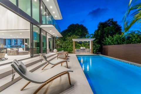 Casa en venta en Miami Beach, Florida, 4 dormitorios, 299.61 m2 № 1356804 - foto 2