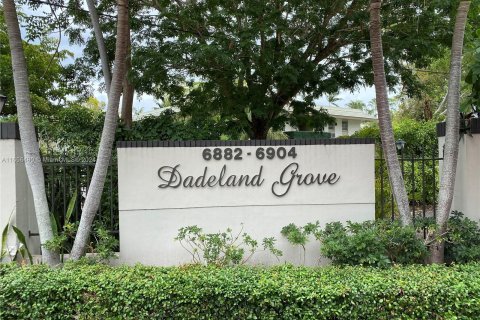 Condo in Pinecrest, Florida, 2 bedrooms  № 1356850 - photo 22