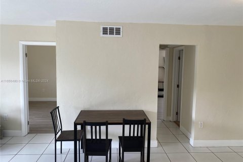 Copropriété à louer à Pinecrest, Floride: 2 chambres, 91.23 m2 № 1356850 - photo 11