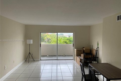 Copropriété à louer à Pinecrest, Floride: 2 chambres, 91.23 m2 № 1356850 - photo 4