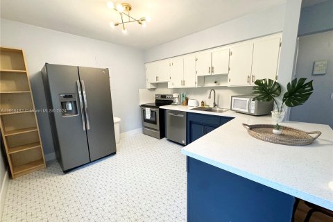 Apartamento en alquiler en Miami, Florida, 2 dormitorios, 92.9 m2 № 1356852 - foto 20