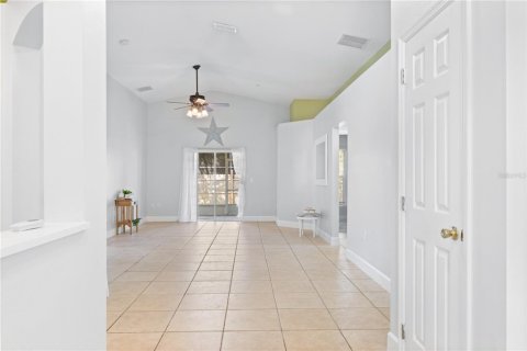 House in Orlando, Florida 3 bedrooms, 138.98 sq.m. № 1402229 - photo 3