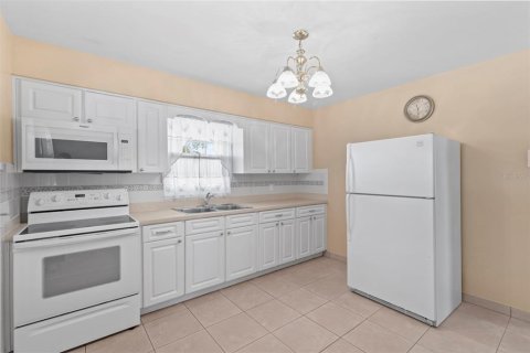 House in Tampa, Florida 3 bedrooms, 88.07 sq.m. № 1442323 - photo 15