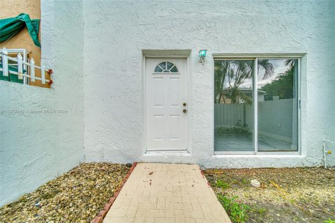 Townhouse in Homestead, Florida 2 bedrooms № 1396883 - photo 20