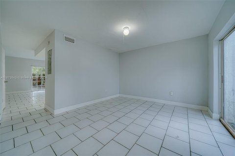 Townhouse in Homestead, Florida 2 bedrooms № 1396883 - photo 10