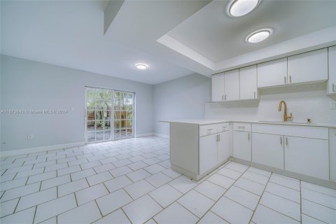 Townhouse in Homestead, Florida 2 bedrooms № 1396883 - photo 12