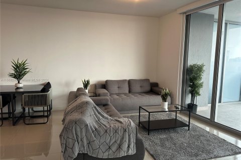 Condo in Miami, Florida, 1 bedroom  № 1396880 - photo 7