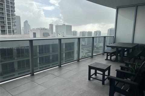 Condo in Miami, Florida, 1 bedroom  № 1396880 - photo 15