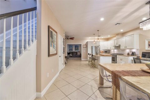 Adosado en venta en Sunrise, Florida, 4 dormitorios, 130.81 m2 № 1321408 - foto 1