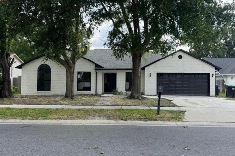 Villa ou maison à louer à Orlando, Floride: 4 chambres, 182.74 m2 № 1351240 - photo 1