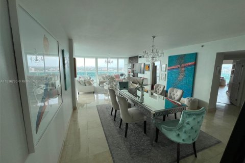 Condo in Miami, Florida, 3 bedrooms  № 1019802 - photo 4