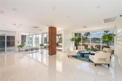 Condominio en venta en Bay Harbor Islands, Florida, 2 dormitorios, 169.08 m2 № 1221977 - foto 22