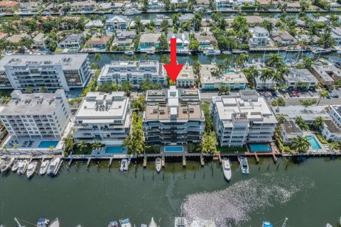 Condominio en venta en Fort Lauderdale, Florida, 3 dormitorios, 290.88 m2 № 1222398 - foto 2