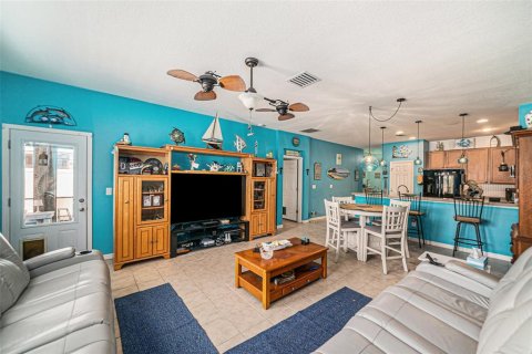 Villa ou maison à vendre à Holiday, Floride: 3 chambres, 174.56 m2 № 1063853 - photo 6