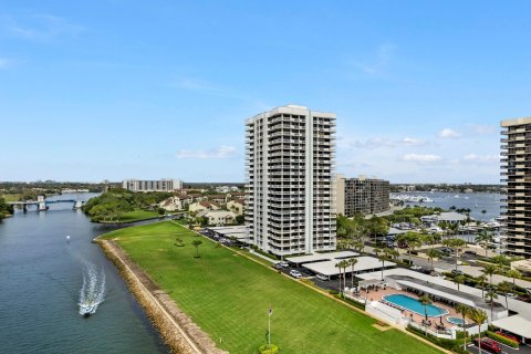 Condo in North Palm Beach, Florida, 2 bedrooms  № 1161974 - photo 14