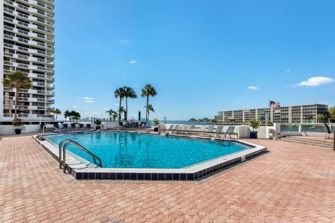 Condo in North Palm Beach, Florida, 2 bedrooms  № 1161974 - photo 11