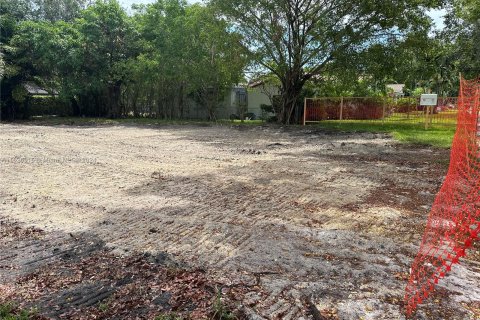 Terreno en venta en Miami Shores, Florida № 1281750 - foto 1