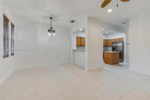 Condo in West Palm Beach, Florida, 2 bedrooms  № 1281783 - photo 5