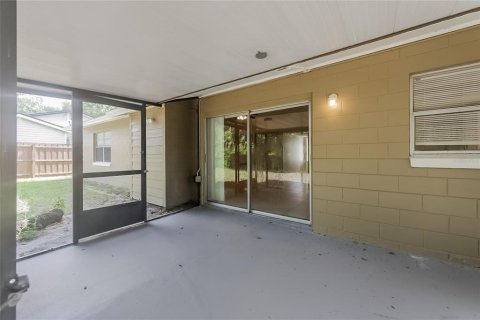 Villa ou maison à vendre à Brandon, Floride: 2 chambres, 115.38 m2 № 1320505 - photo 10