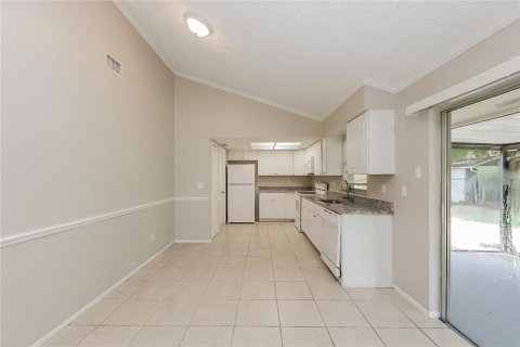 Villa ou maison à vendre à Brandon, Floride: 2 chambres, 115.38 m2 № 1320505 - photo 8