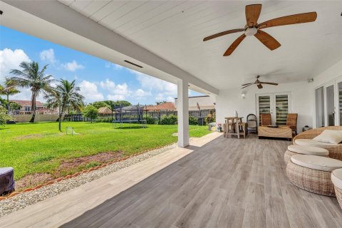 Villa ou maison à vendre à Miami, Floride: 4 chambres, 227.98 m2 № 1327543 - photo 7