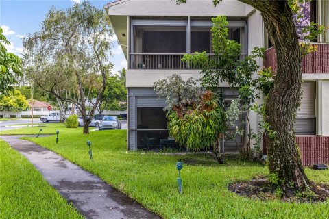 Apartamento en alquiler en Plantation, Florida, 2 dormitorios, 109.25 m2 № 1394974 - foto 3