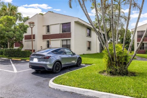 Apartamento en alquiler en Plantation, Florida, 2 dormitorios, 109.25 m2 № 1394974 - foto 2