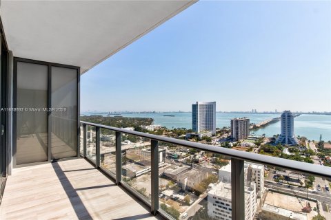 Condo in Miami, Florida, 1 bedroom  № 1395024 - photo 15