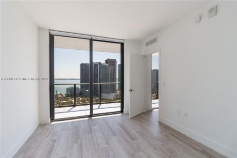 Condo in Miami, Florida, 1 bedroom  № 1395024 - photo 12