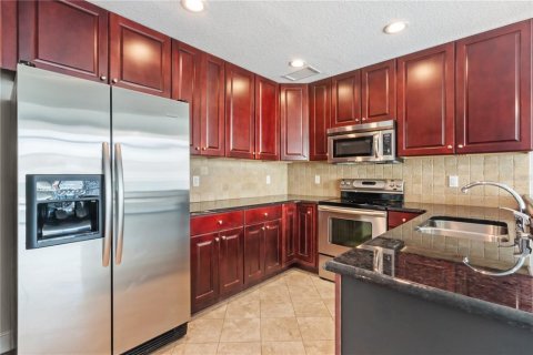 Condo in Orlando, Florida, 2 bedrooms  № 1322257 - photo 16